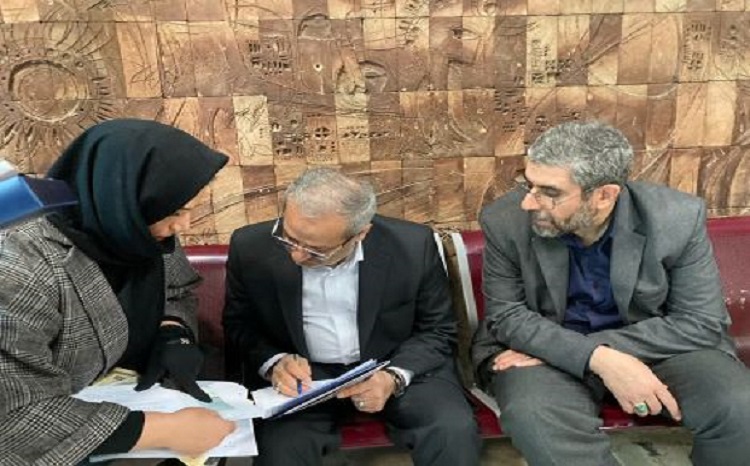 بازدید سرزده وزیر از میز خدمت وزارتخانه
