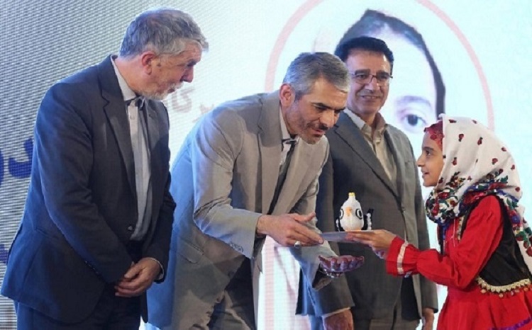 معرفی برگزیدگان ملی سیزدهمین دوره جشنواره کتابخوانی رضوی