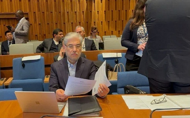 شرکت وزیر علوم در نشست جهانی یونسکو در پاریس