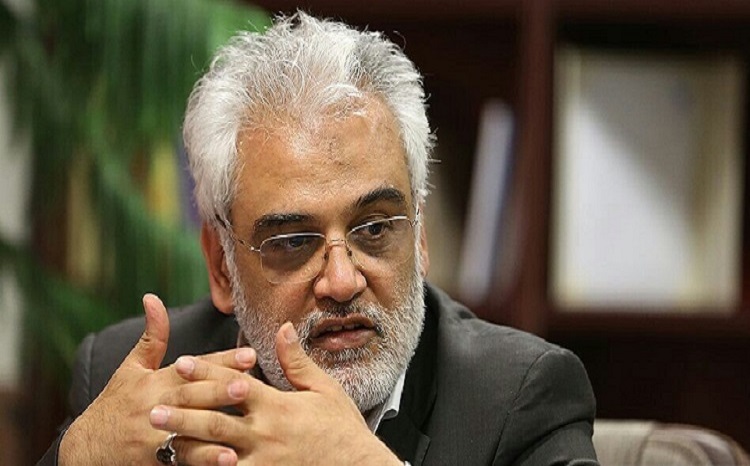 دانشگاه آزاد دانشکده و نیروگاه خورشیدی میسازد